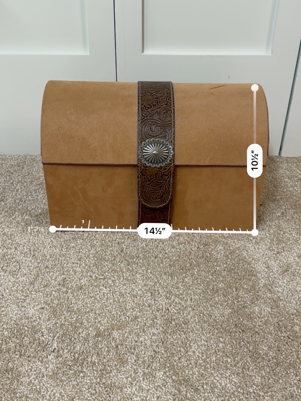 Tan engraved Leather jewelry Case
